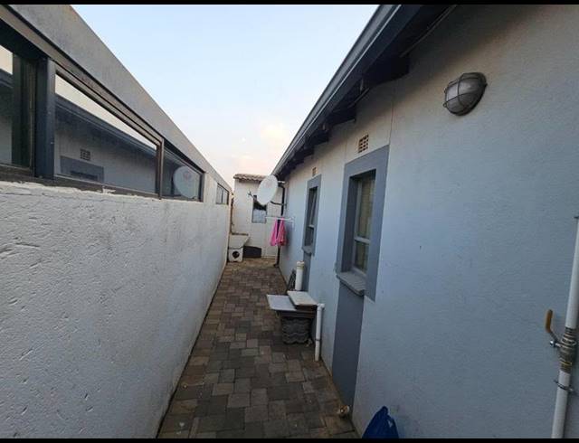 2 BEDROOM HOUSE FOR SALE IN CLAYVILLE